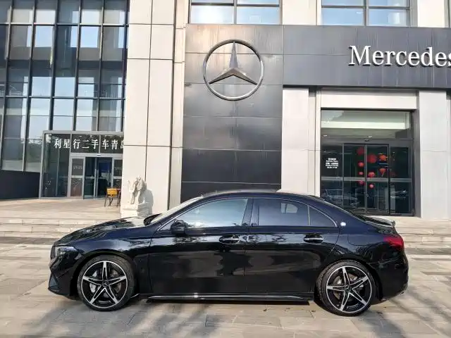 Mercedes-Benz A-Class AMG 2025 — фото 4