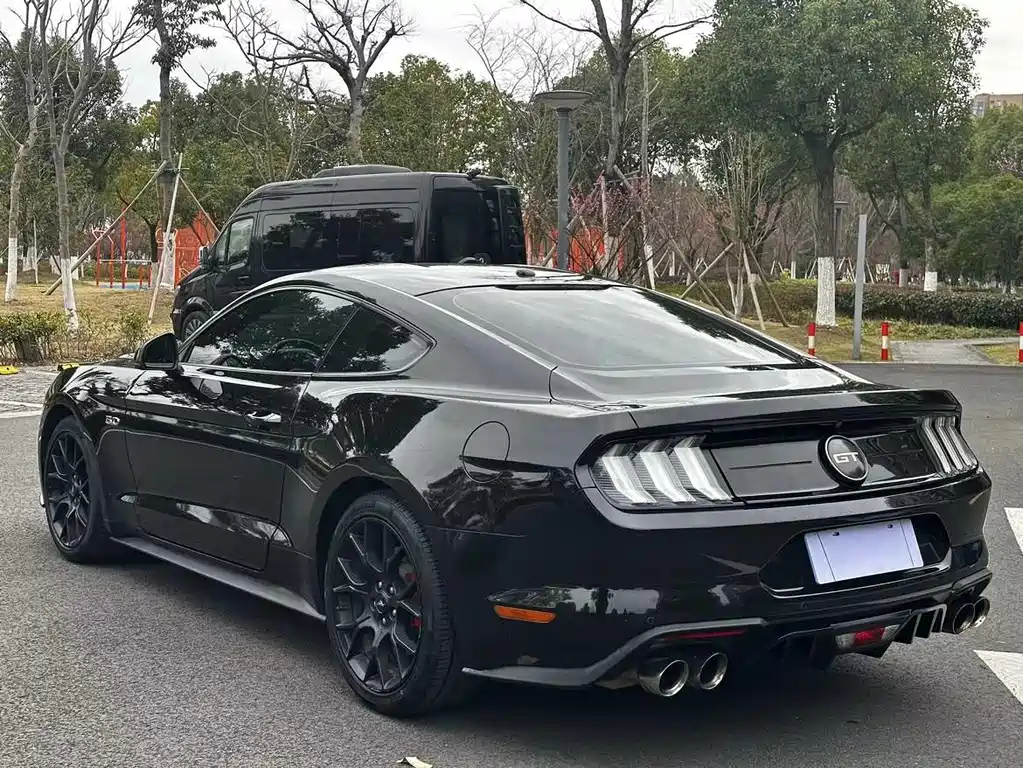 Ford Mustang 2016 — фото 10
