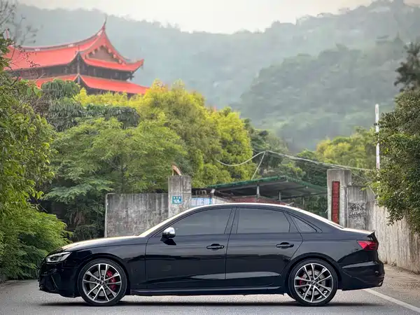Audi S4 2024