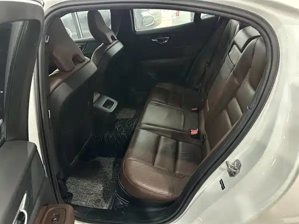 Volvo S60 2020