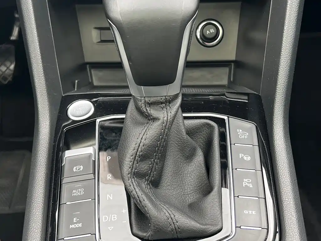 Volkswagen Tiguan L PHEV 2021 — фото 11
