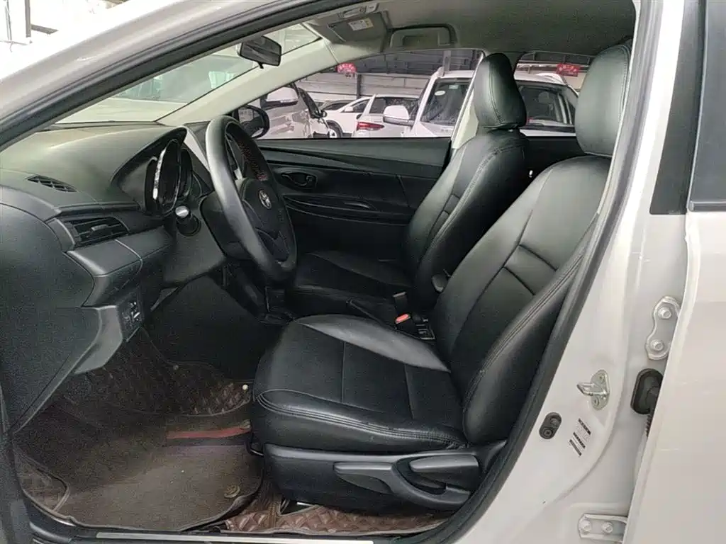 Toyota Yaris L 2018 — фото 15