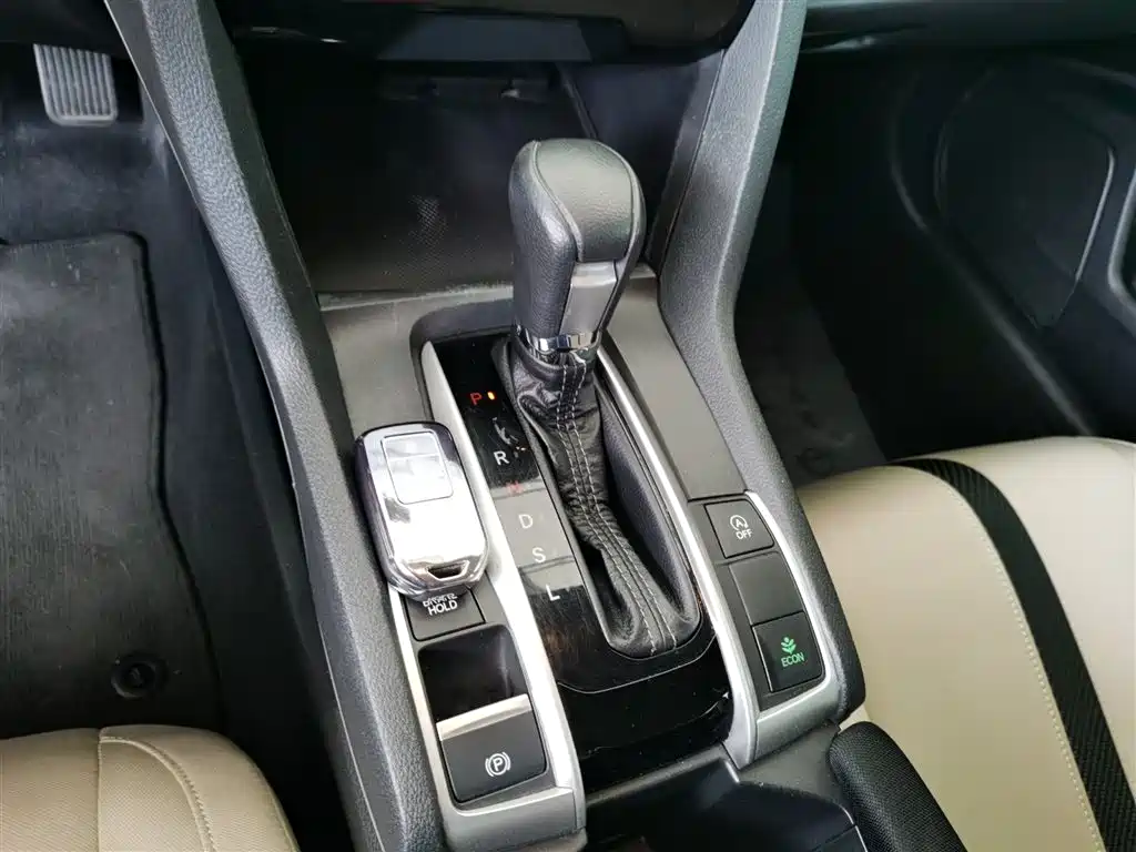 Honda Civic 2017 — фото 10