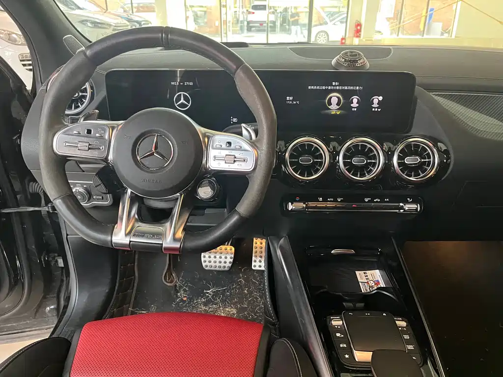 Mercedes-Benz GLA AMG 2023 — фото 10