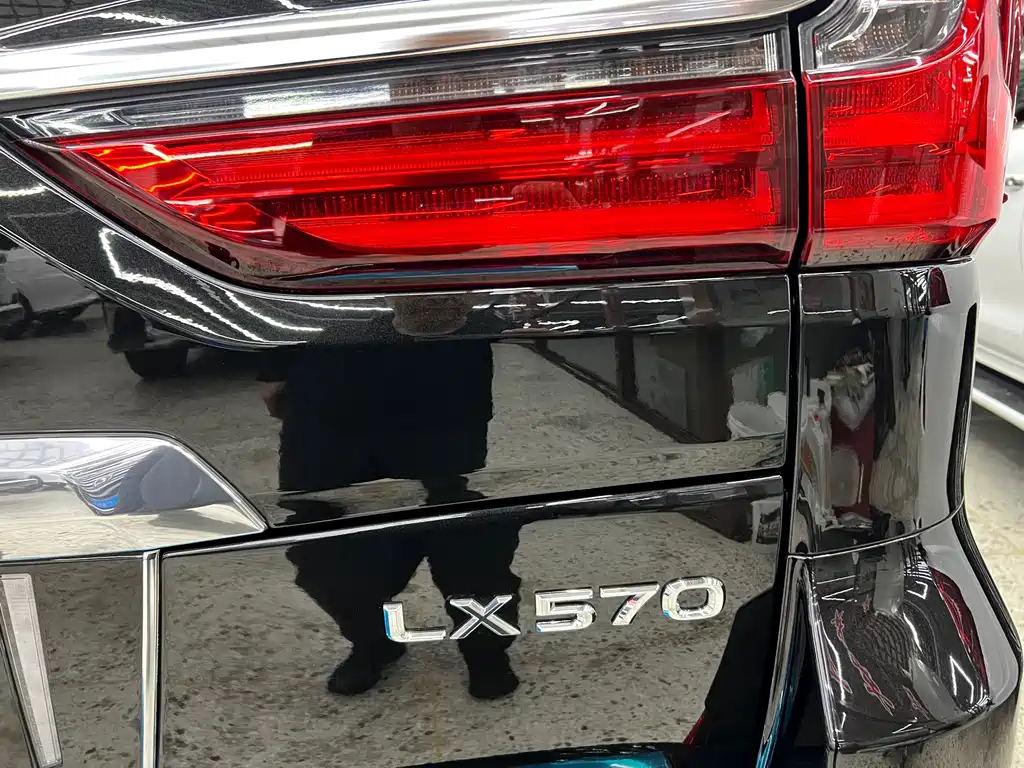 Lexus LX 2020 — фото 27