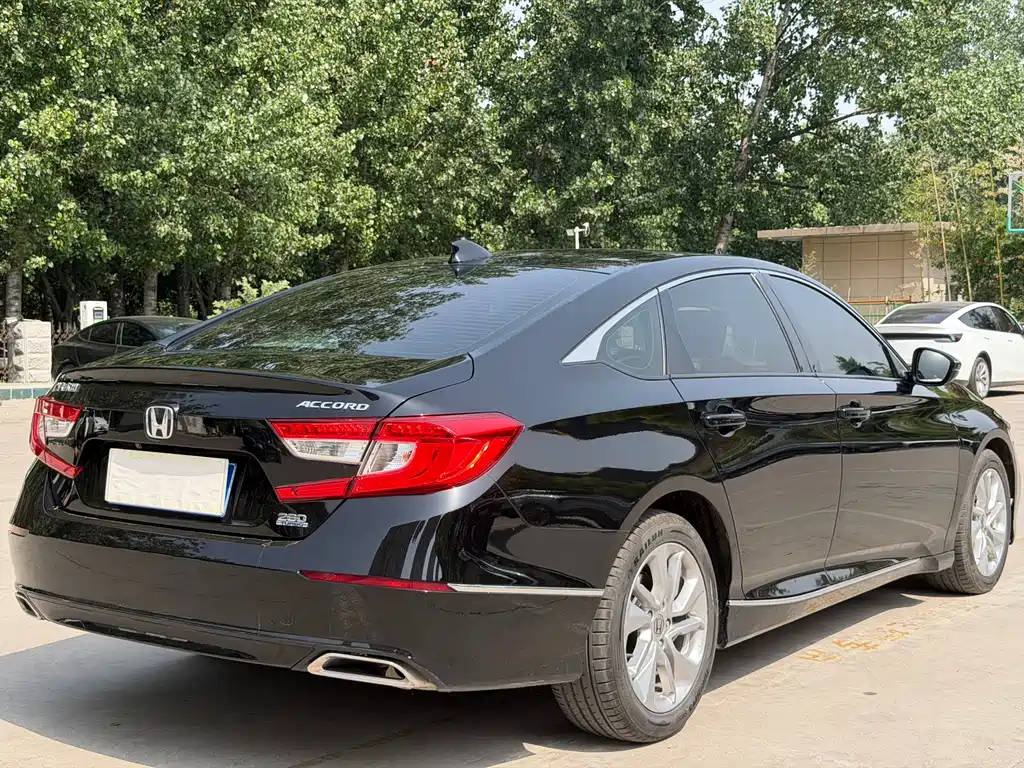Honda Accord 2019 — фото 9