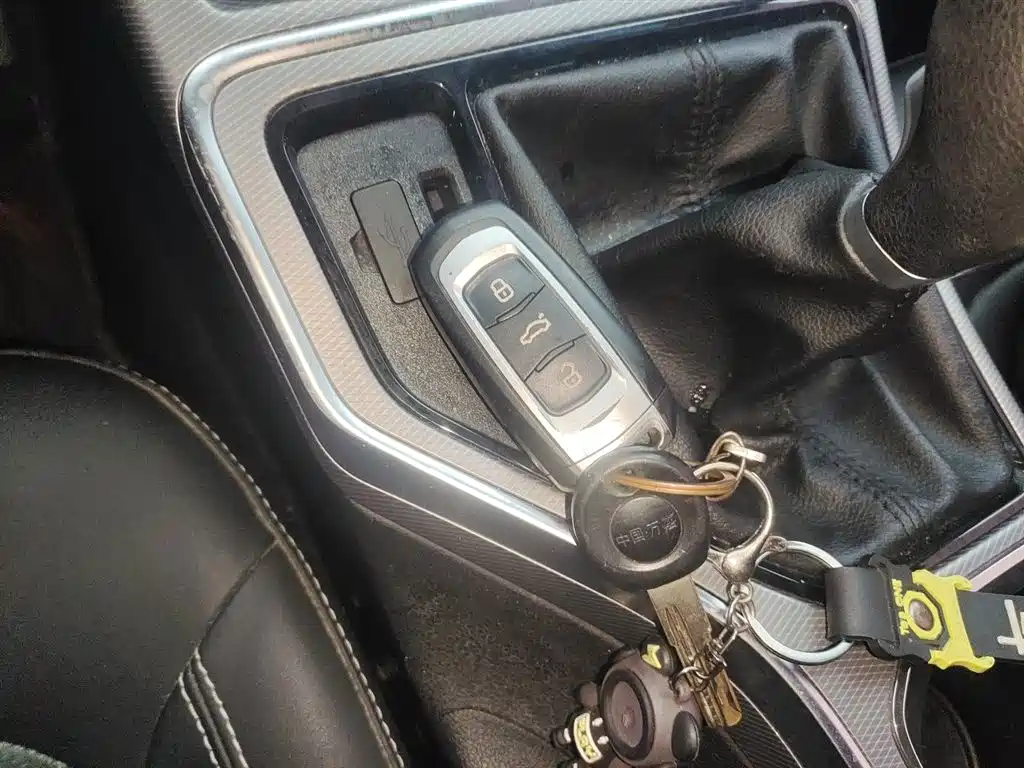 Geely Emgrand GS 2019 — фото 12