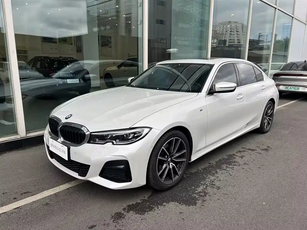 BMW 3 Series 2021 — фото 1
