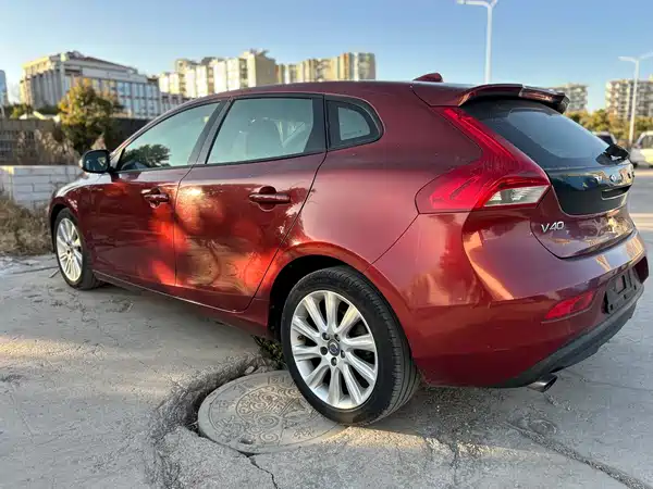 Volvo V40 2015