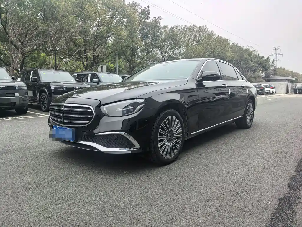 Mercedes-Benz E-Class 2022 — фото 1