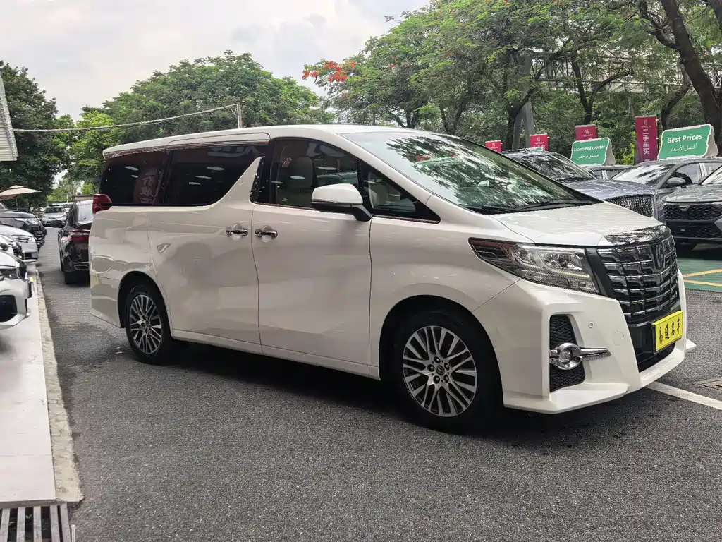Toyota Alphard 2017 — фото 3