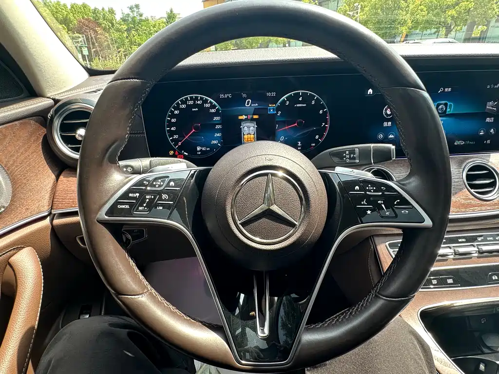 Mercedes-Benz E-Class 2023 — фото 23