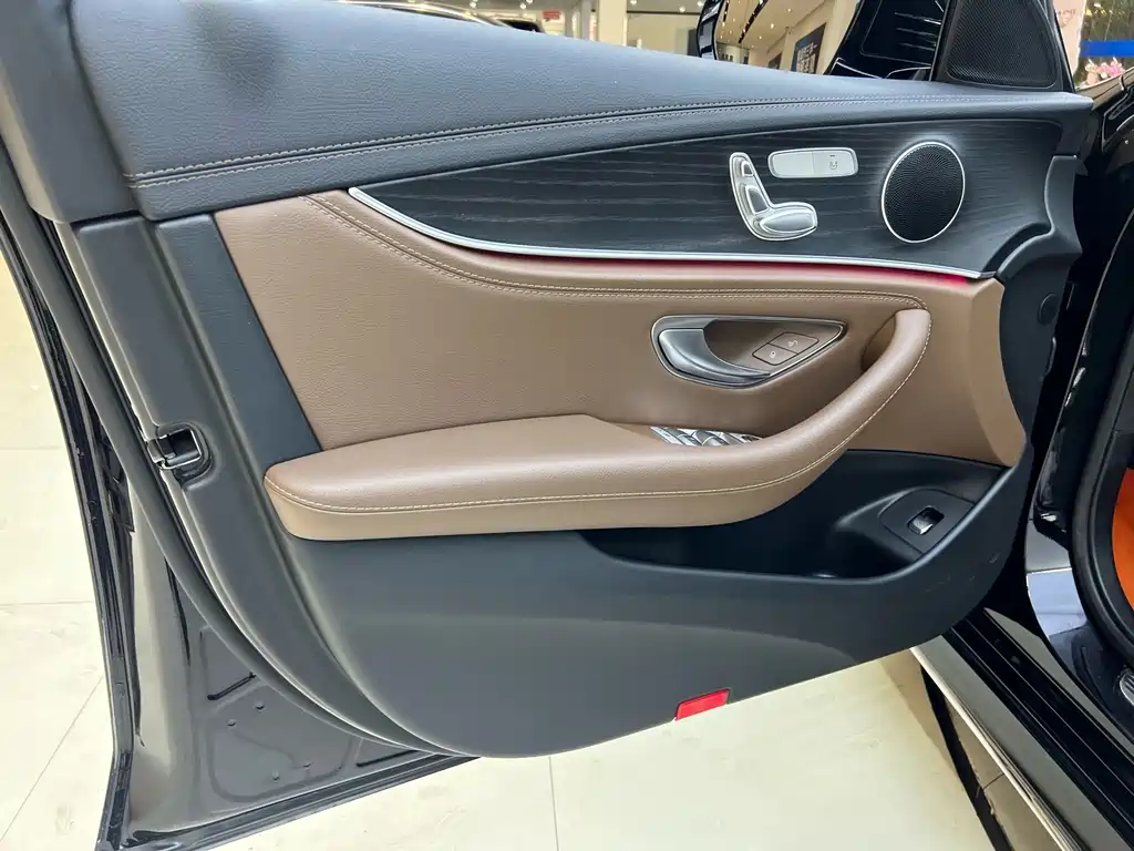 Mercedes-Benz E-Class 2022