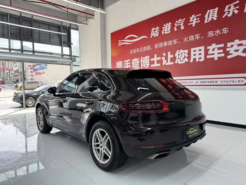 Porsche Macan 2017 — фото 16