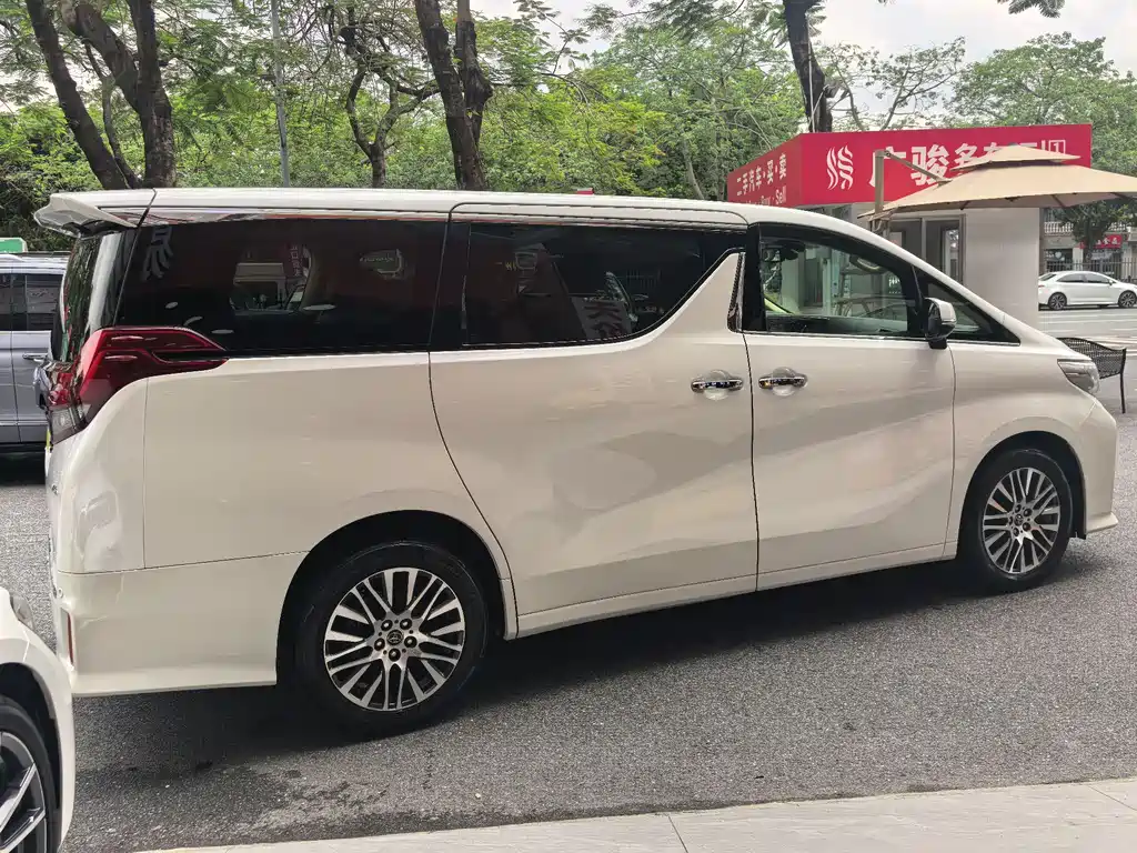 Toyota Alphard 2017 — фото 6