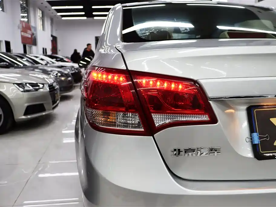 BAIC Motor E Series 2014 — фото 27