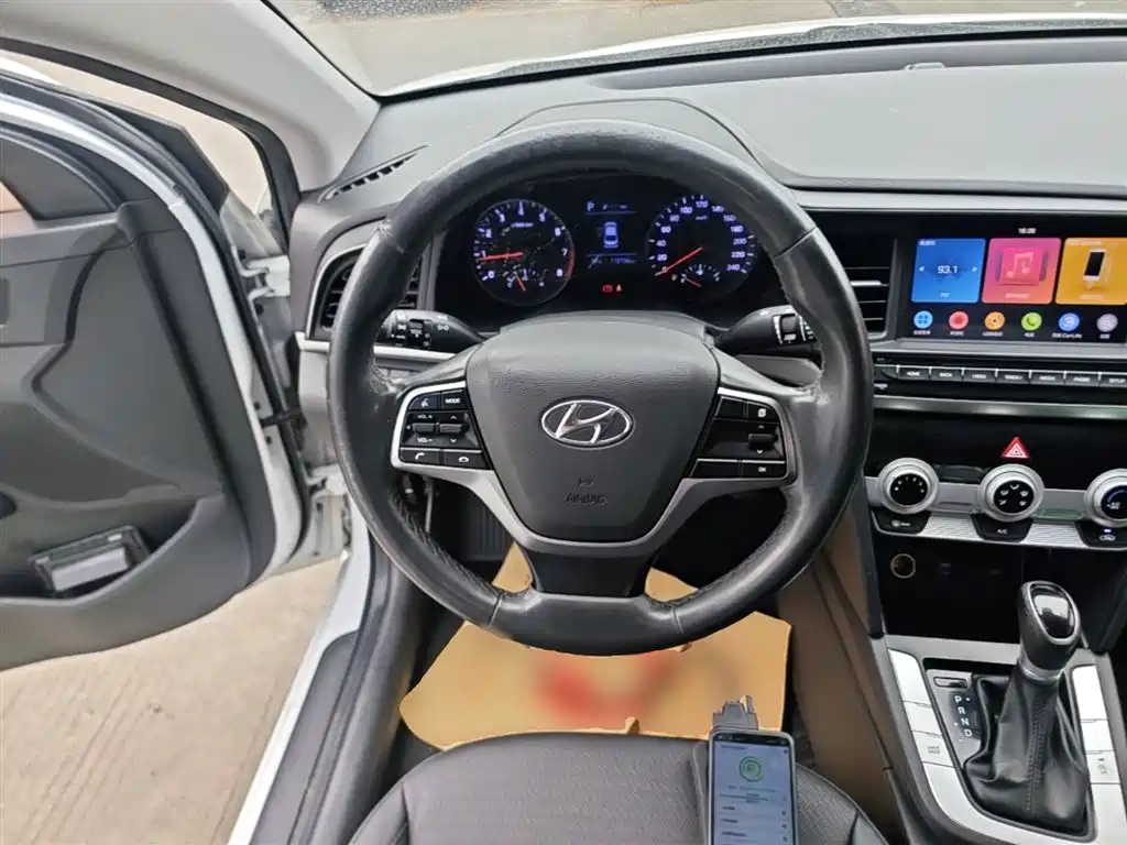 Hyundai Elantra 2020 — фото 11