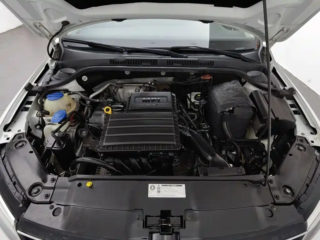 Volkswagen Sagitar 2018