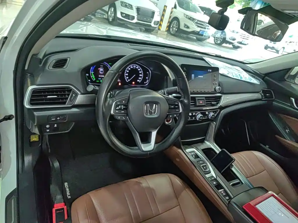 Honda Inspire 2021 — фото 10