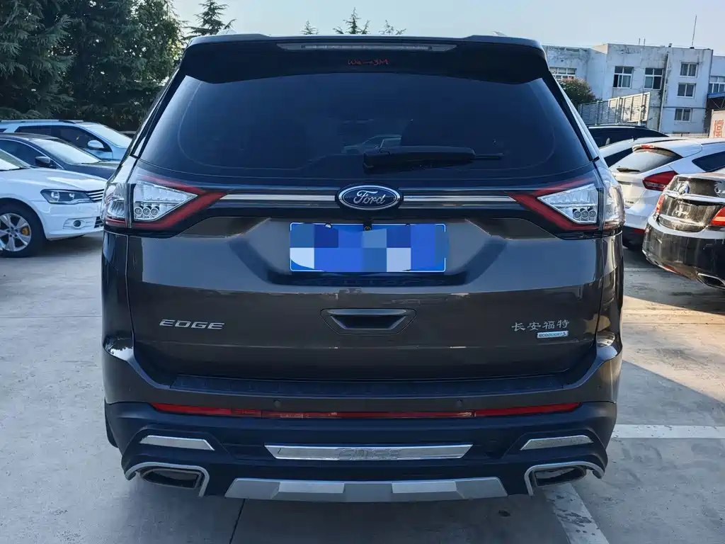 Ford Edge 2018 — фото 17
