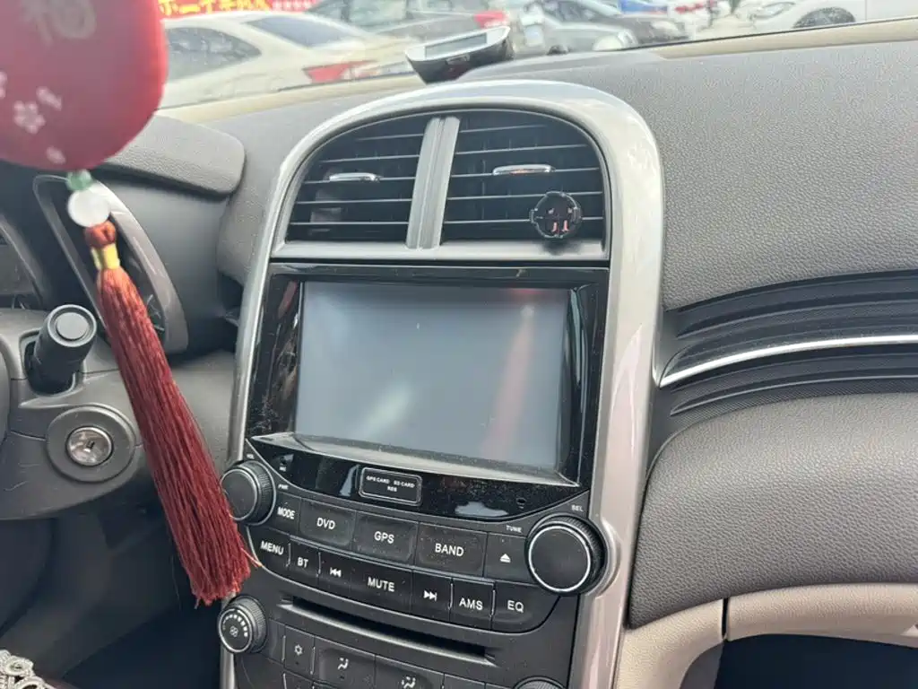 Chevrolet Malibu 2014 — фото 13