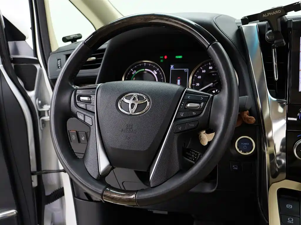 Toyota Alphard 2023 — фото 17