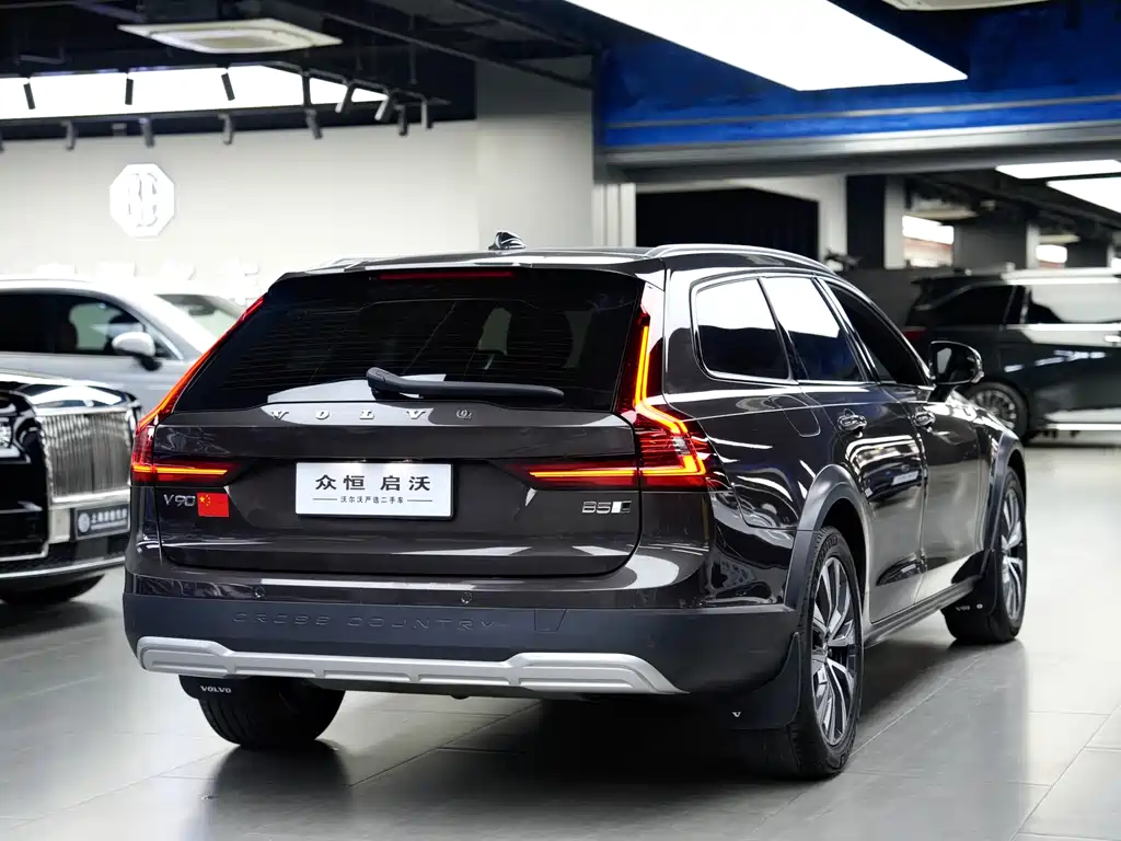 Volvo V90 2023 — фото 4