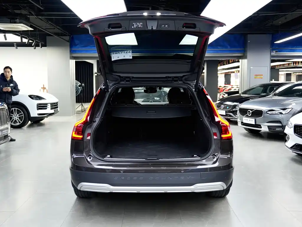 Volvo V90 2023 — фото 18