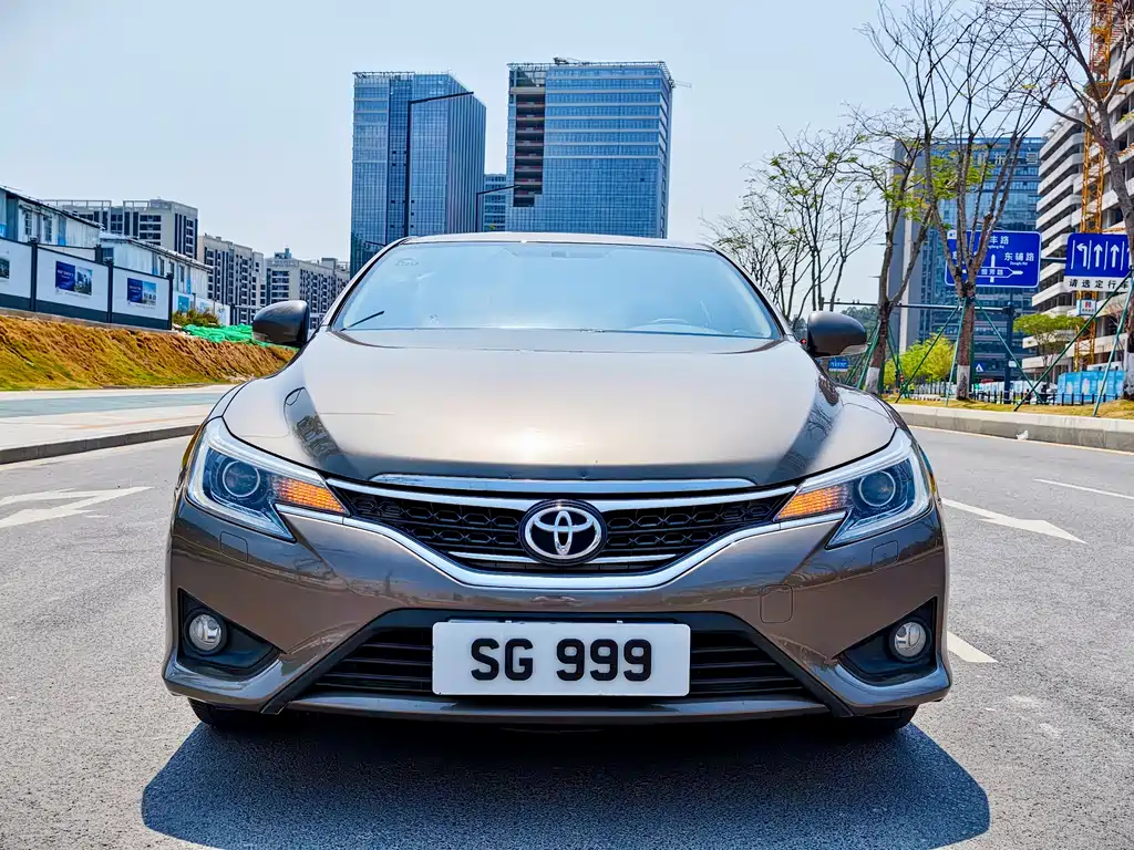 Toyota Reiz 2015 — фото 2