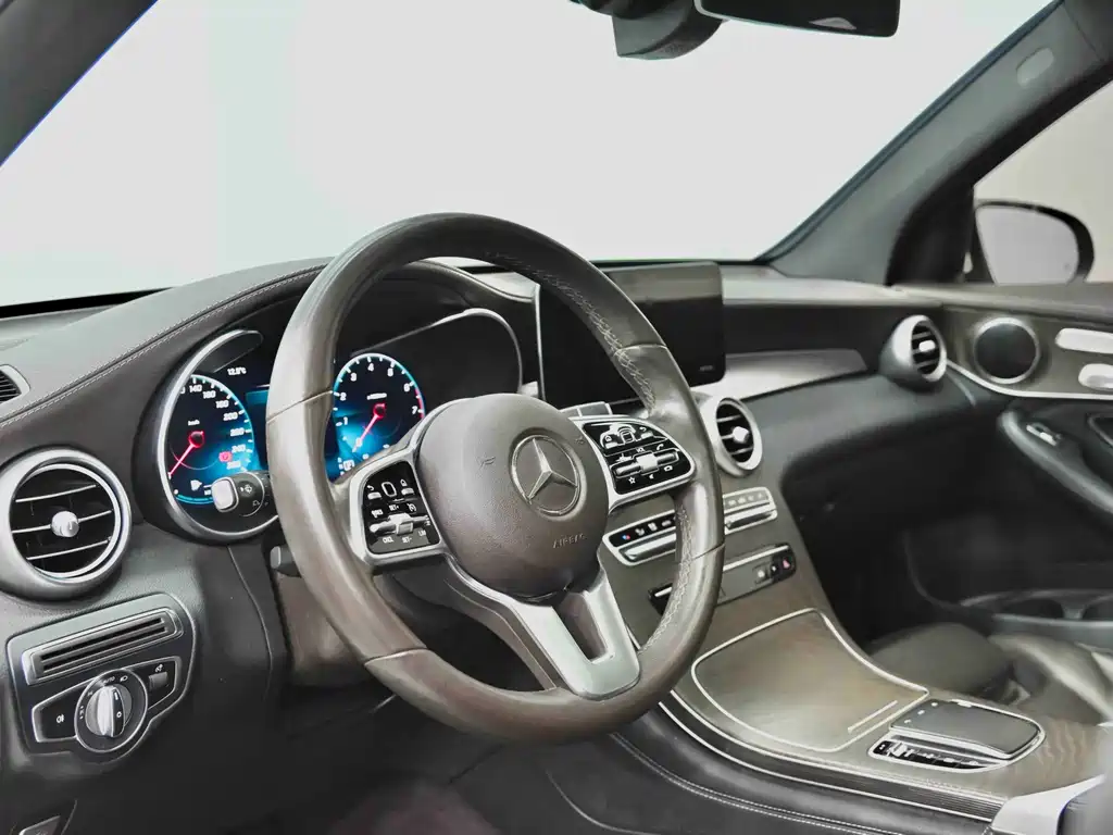 Mercedes-Benz GLC 2020 — фото 24