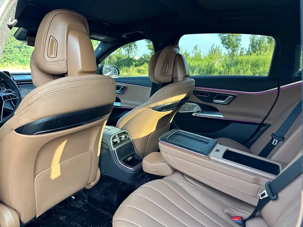 Mercedes-Benz E-Class 2024