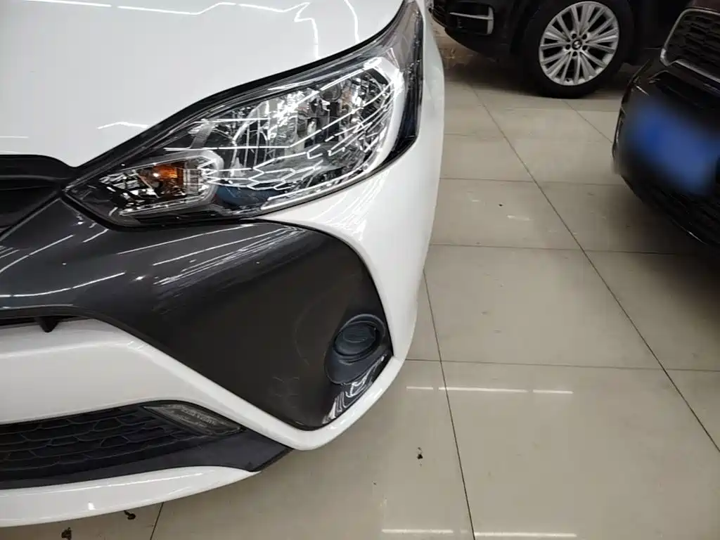 Toyota Yaris L 2017 — фото 24