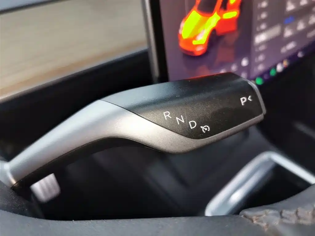Tesla Model Y 2022 — фото 14
