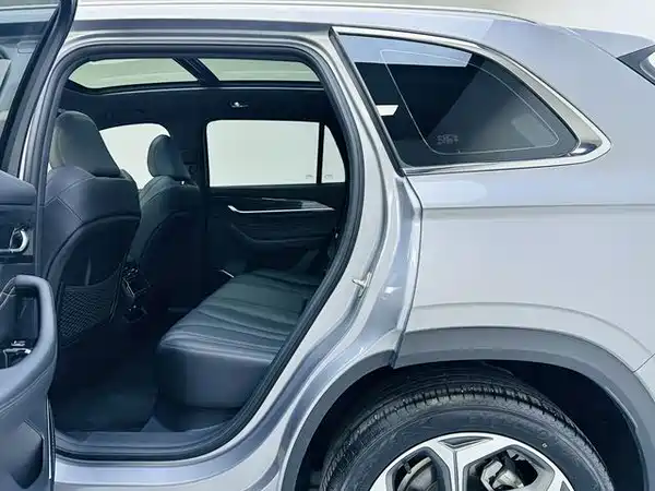 Geely Xingyue L 2024