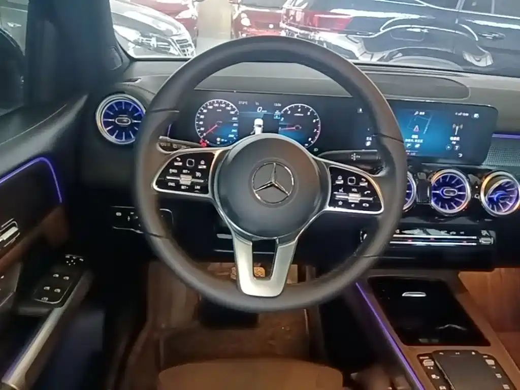Mercedes-Benz GLB 2023 — фото 11