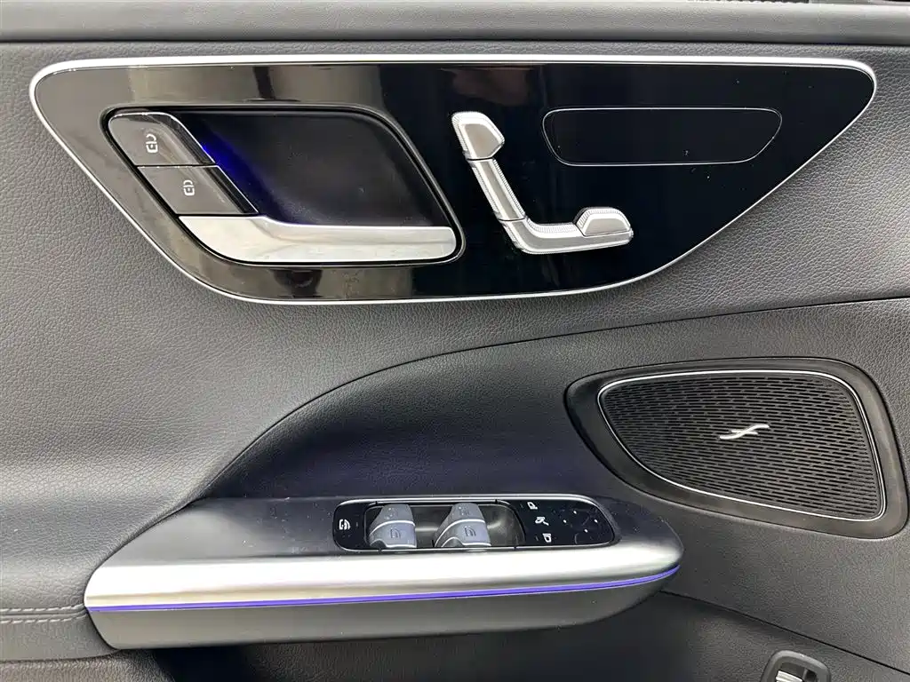 Mercedes-Benz C-Class 2024 — фото 25