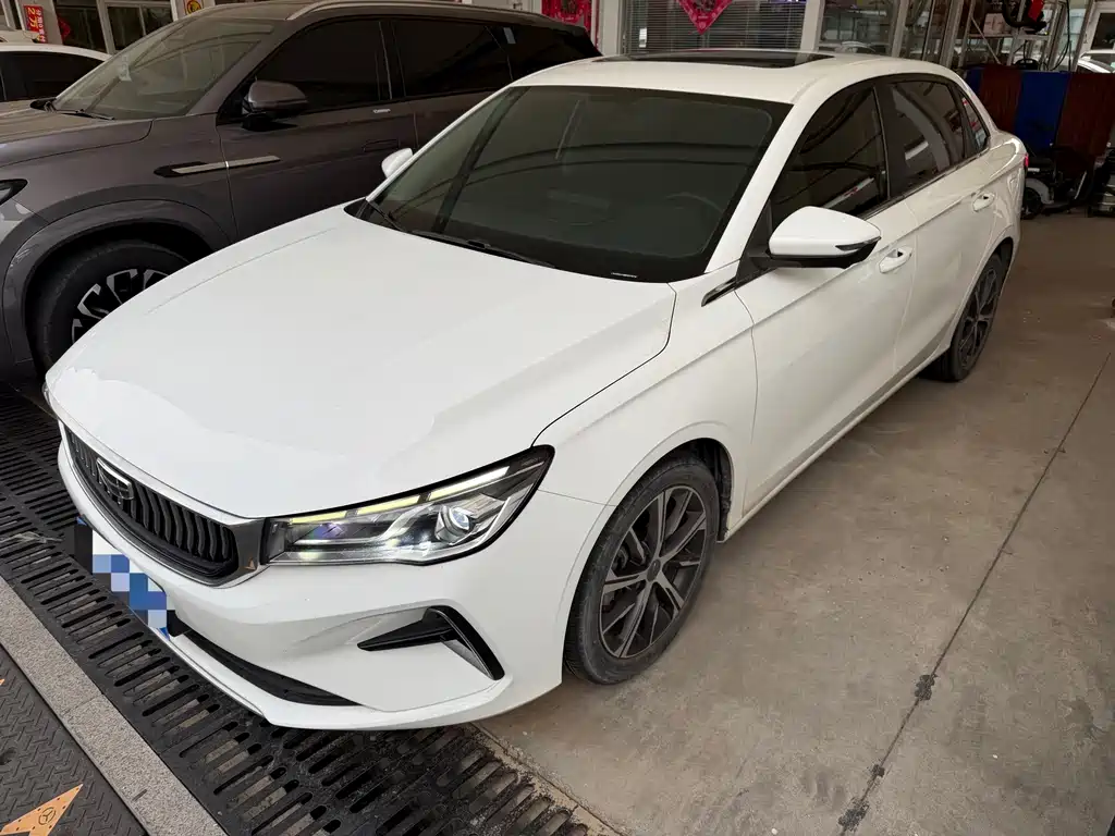 Geely Emgrand 2022