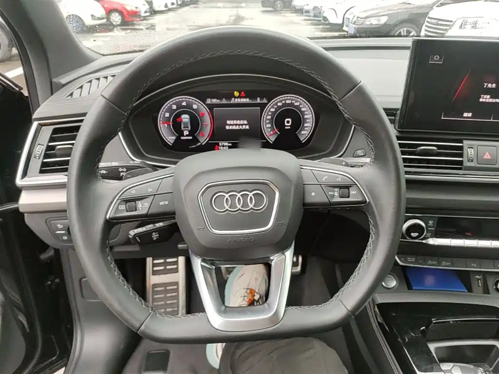 Audi Q5L 2025 — фото 11
