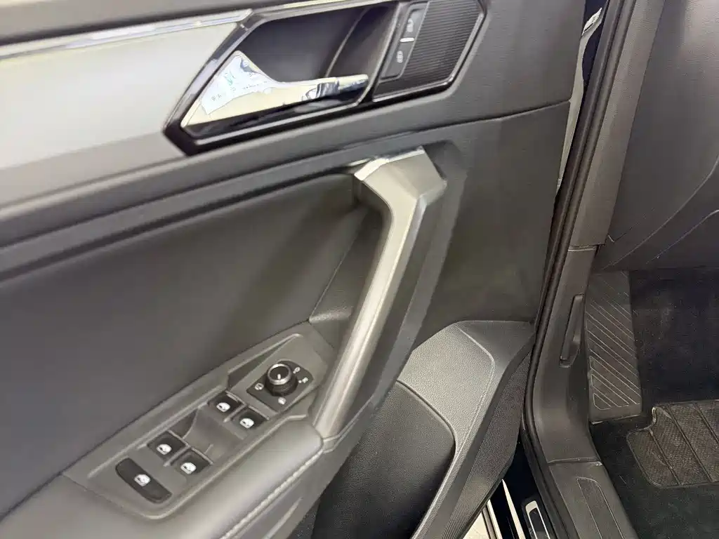 Volkswagen Tiguan L 2019 — фото 23