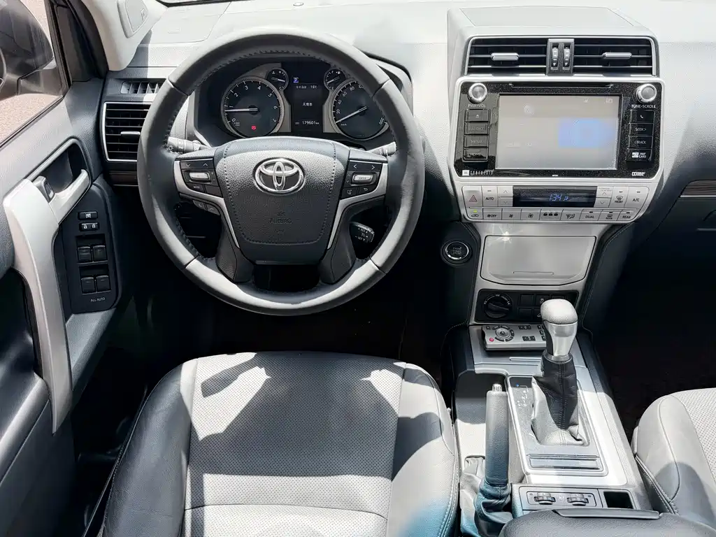 Toyota Prado 2018 — фото 7