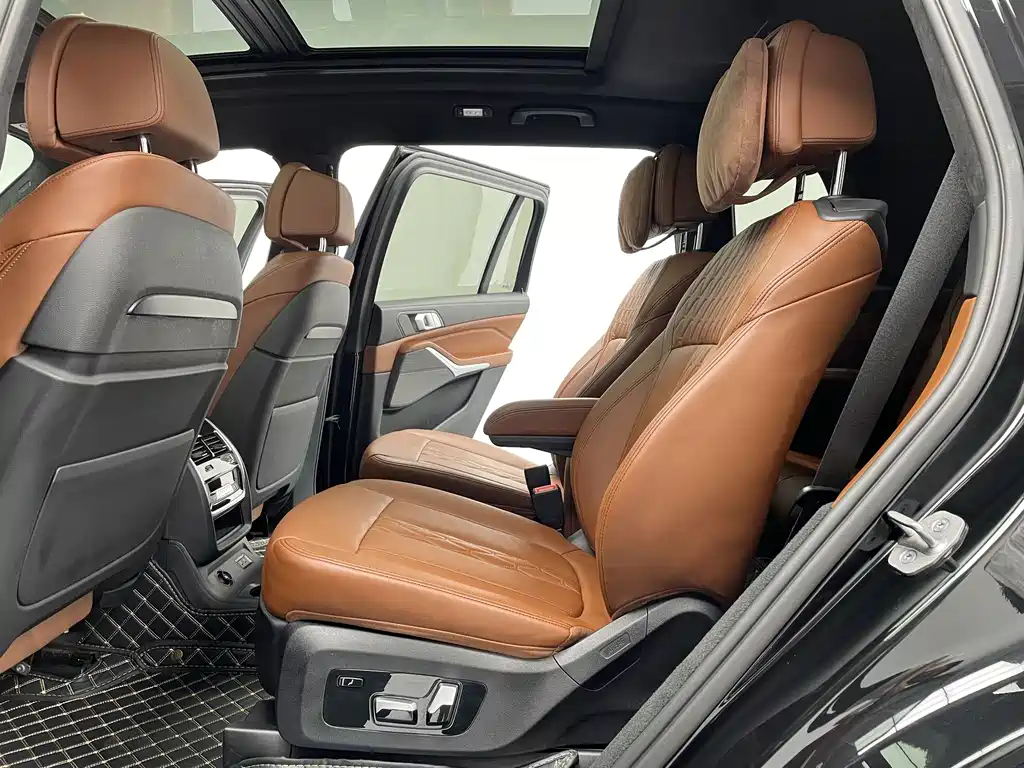 BMW X7 2021 — фото 11