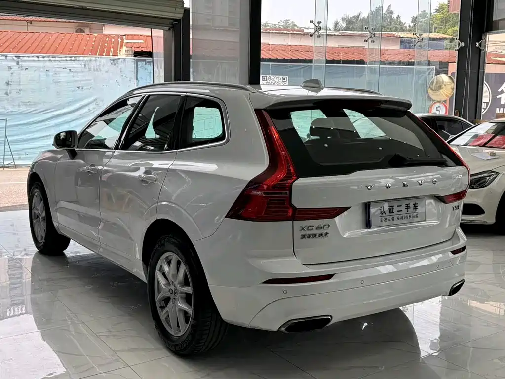 Volvo XC60 2018 — фото 4