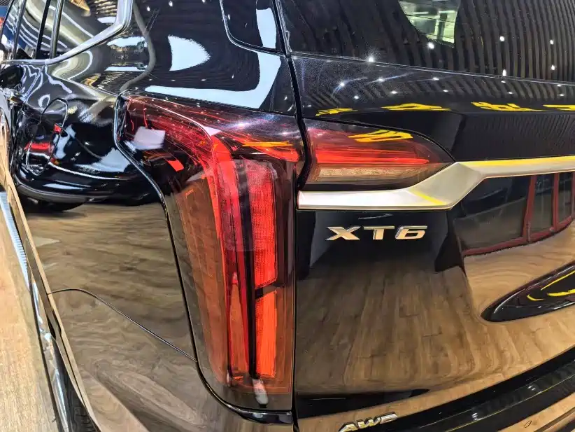 Cadillac XT6 2021 — фото 24