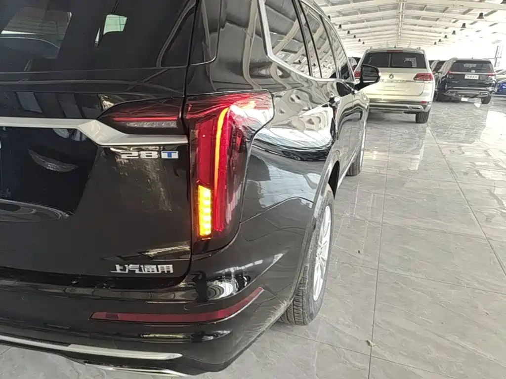 Cadillac XT6 2022 — фото 24