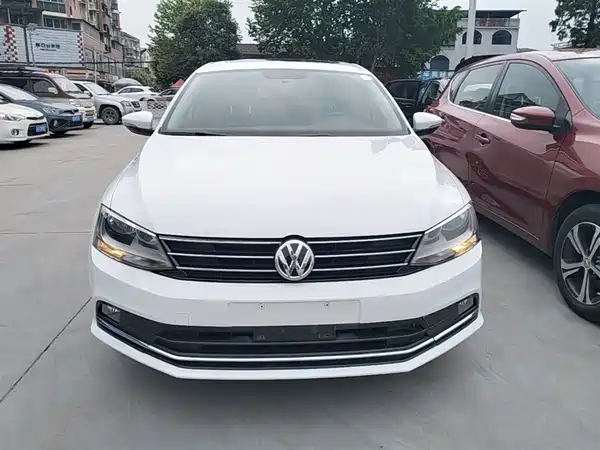 Volkswagen Sagitar 2018