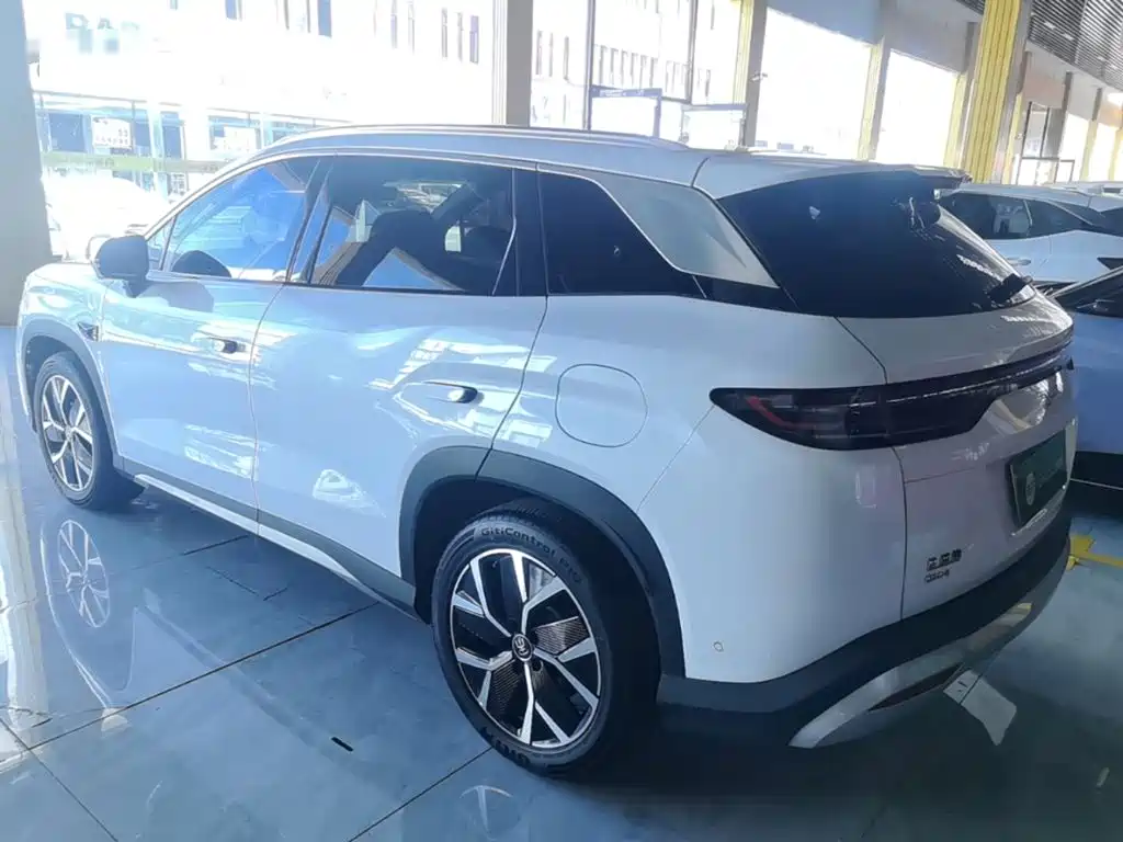 BYD Song L DM-i 2025 — фото 5