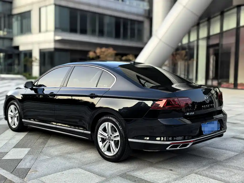 Volkswagen Magotan 2025