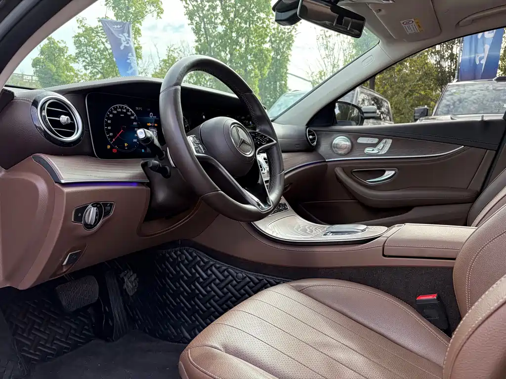 Mercedes-Benz E-Class 2021 — фото 10