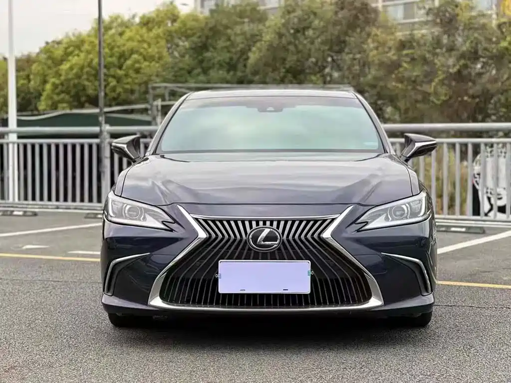Lexus ES 2020 — фото 2