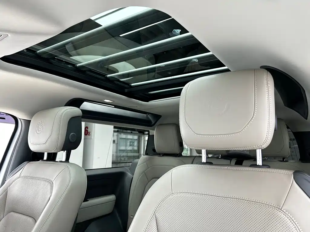 Land Rover Defender 2022 — фото 20